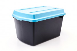 Rubbermaid storage containers